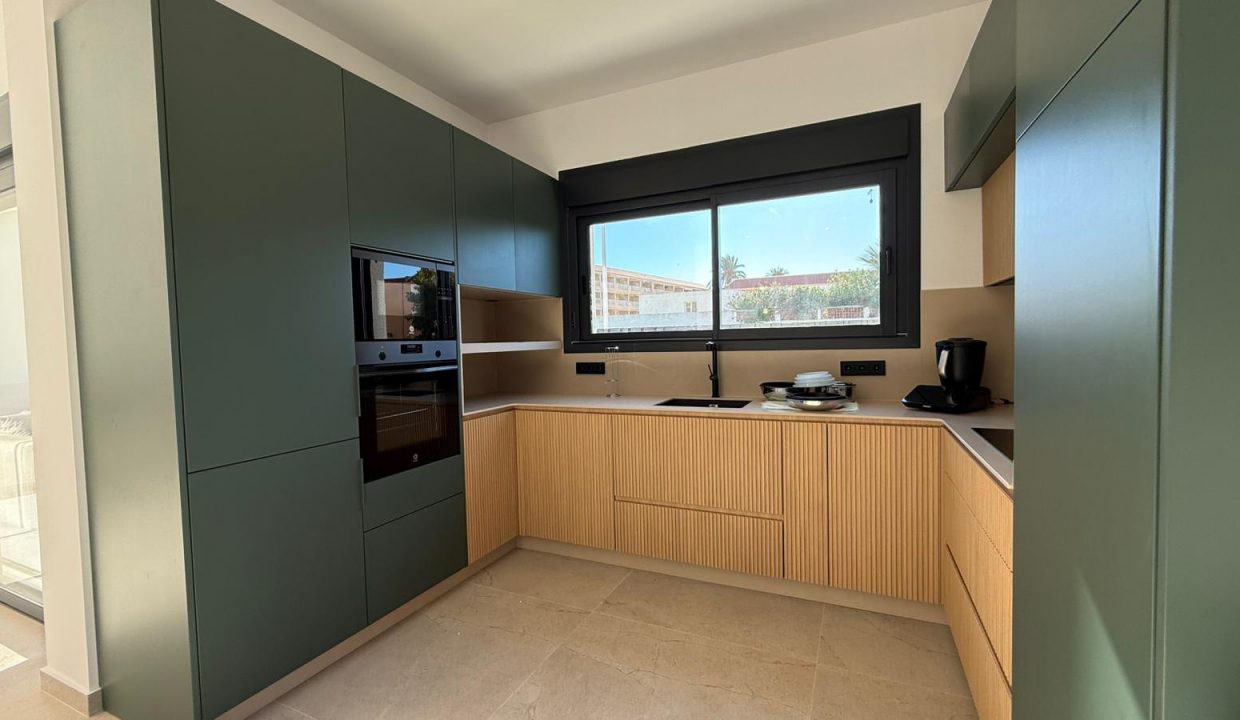 4ddc9f70-8763-4927-9392-ba000f184d82