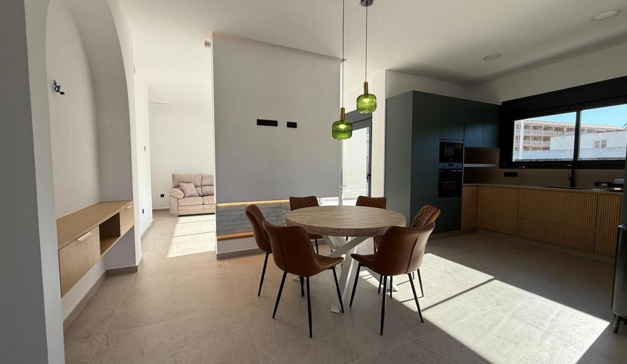 c5f366d1-b9c7-4d87-89aa-8225ea8406ce