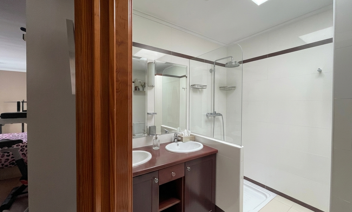 Gemini_Generated_Image_5k3kyq5k3kyq5k3k