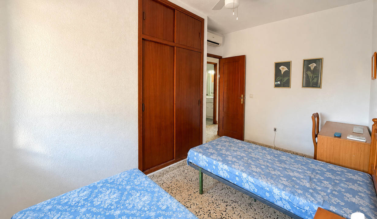 Dormitorio doble luminoso con baño abierto