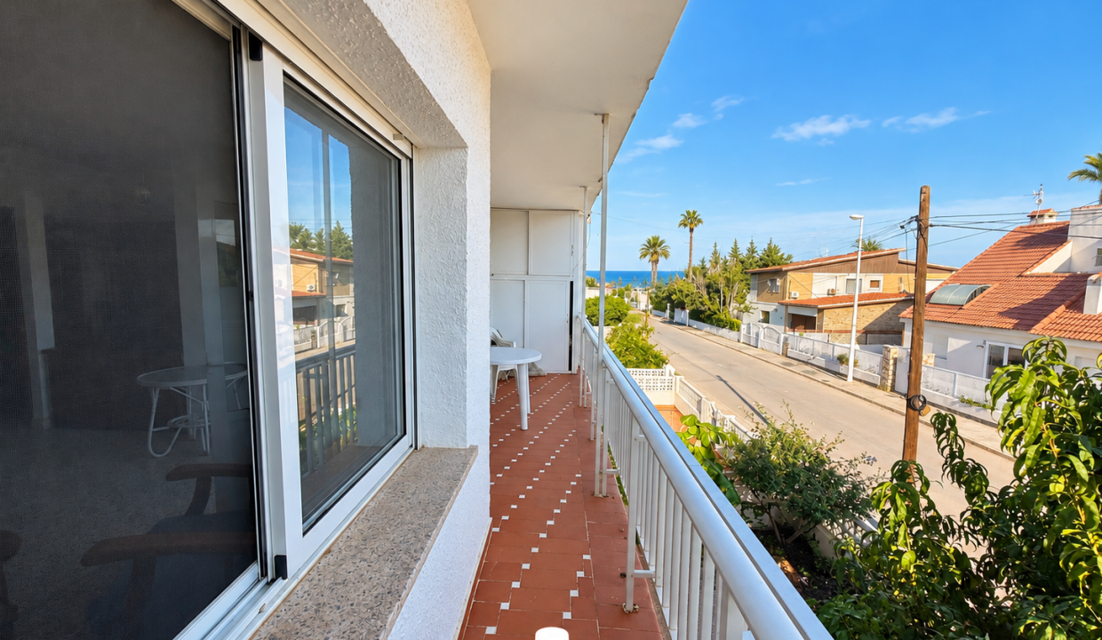 Terraza costera con vistas al mar